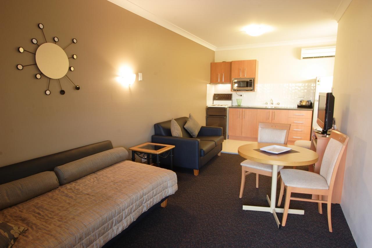 Narellan Motor Inn Exterior photo